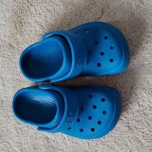 EUC Little kids' Crocs size 7